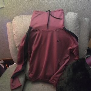 Under Armour Pull Over Hoodie